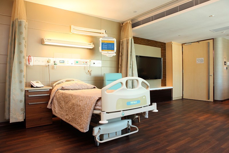 熊黛林将在香港养和医院待产,半年前方媛在这