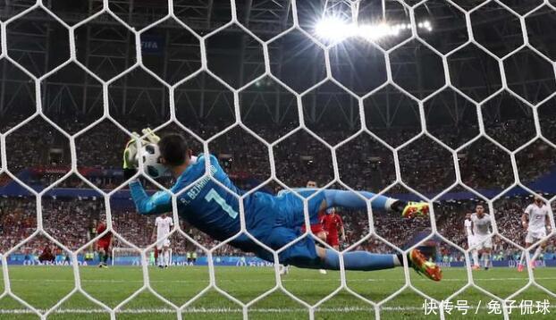 世界杯B组:C罗罚丢点球,葡萄牙队1比1伊朗队