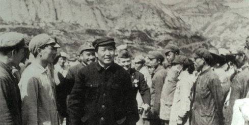 他打仗比林彪还猛,喝酒无人能敌,最后却跳河自