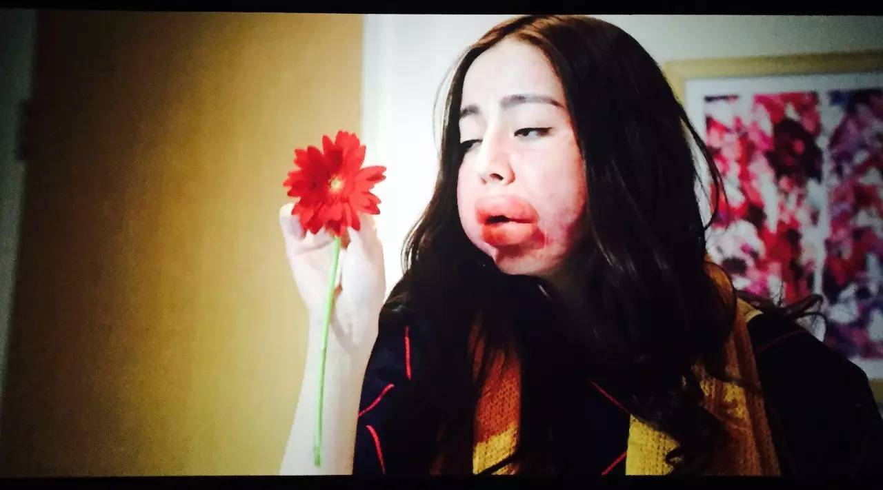 迪丽热巴变香肠嘴,赵丽颖变媒婆,女星丑照真不忍直视