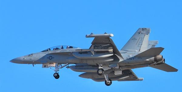 歼16战机电子战改型曝光 压制美国爱国者导弹