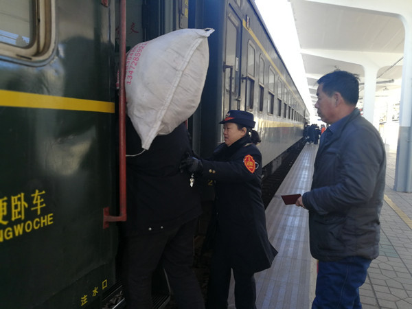 刘立新:25年坚守\"太行公交\"