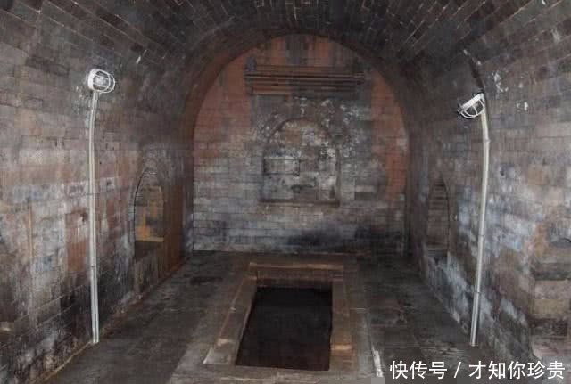 朝合葬墓,棺材在水中漂浮600年,为打捞挖平半