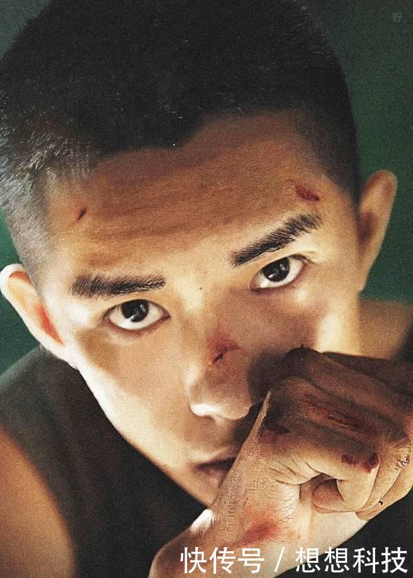 央视春晚三大悬案钟汉良破音,易烊千玺戴假发