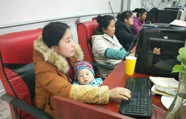 山东农妇做自媒体收入破万 平均工资比上海还