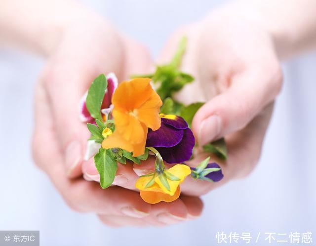 外公在我家住了三年,我对他百般孝顺,可他还是