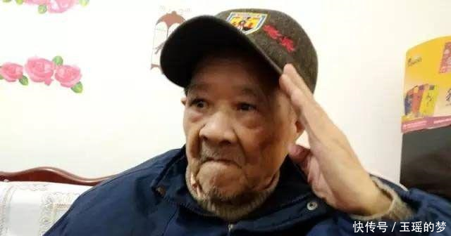 血性左手礼! 他用匕首割断右臂别腰上, 一生用