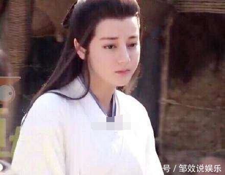 迪丽热巴新戏新剧造型曝光,女扮男装,脸好像肿
