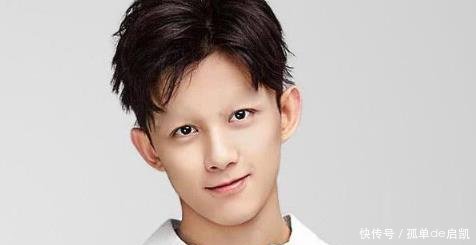 当明星被P掉眉毛陈立农显老,蔡徐坤意想不到,