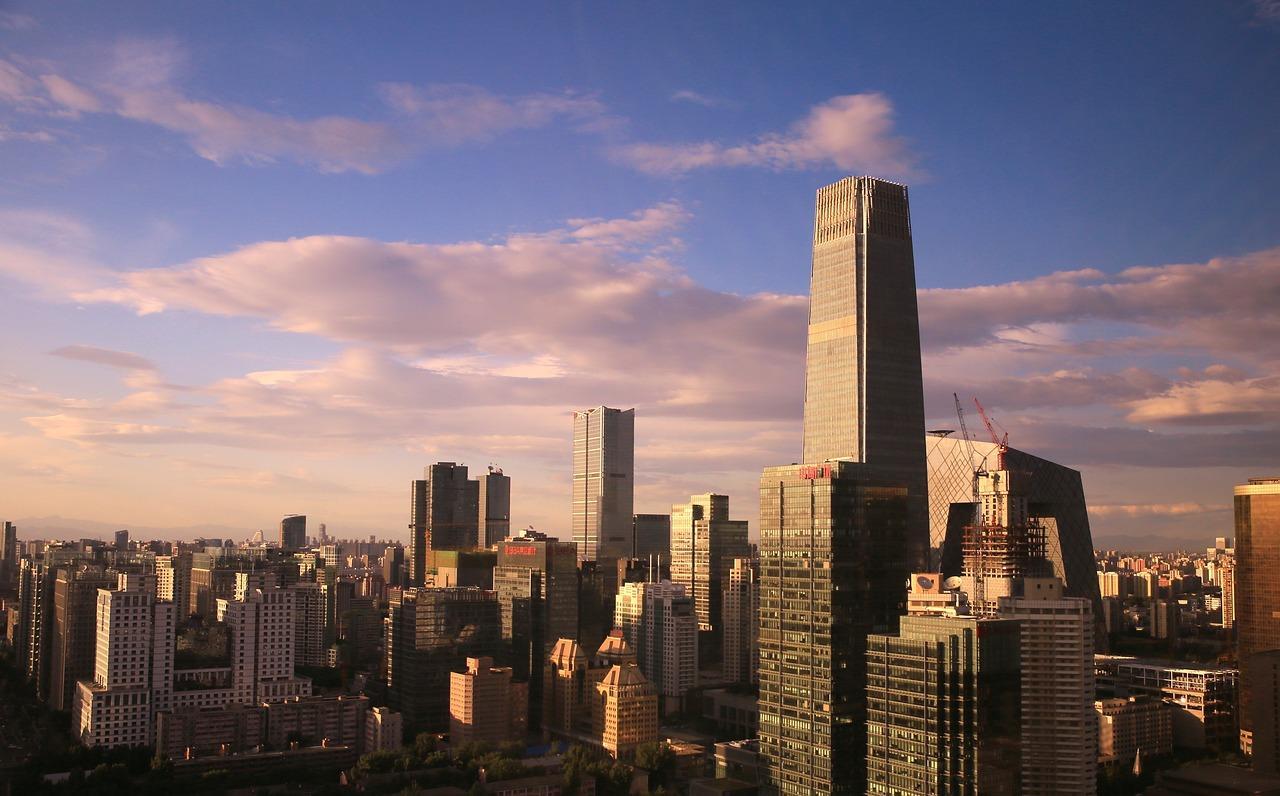 春节前的北京流感,拿钱买命时代的中年困局怎么破?
