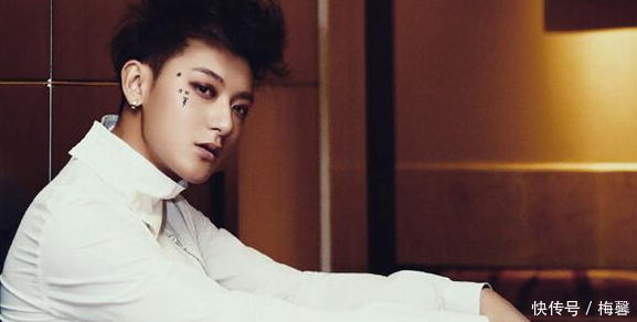 黄子韬和天浩盛世解约,黄爸爸也辞去董事长职