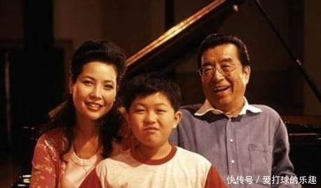 入狱四年已出狱李双江夫妇将儿子送国外,网友