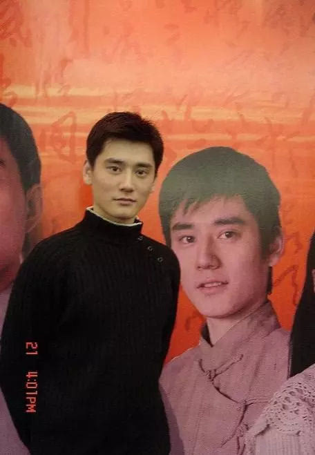 健身还没多久，钱枫就瘦出腹肌？仔细一看原来是画的