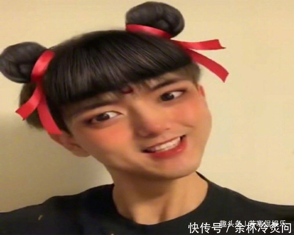 双丸子头造型“辣眼睛”,李现被迫说出原因,网友又被你圈粉了 10bet国际娱乐