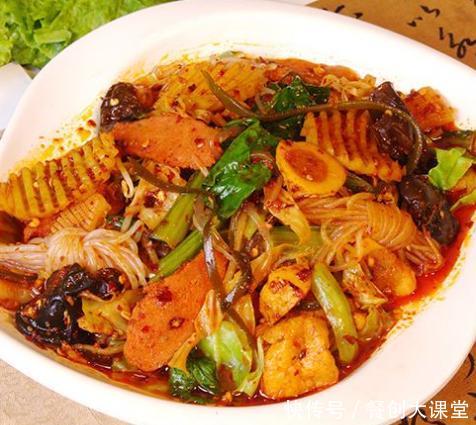 大学城开了一家麻辣拌店火了,中午晚上下课不