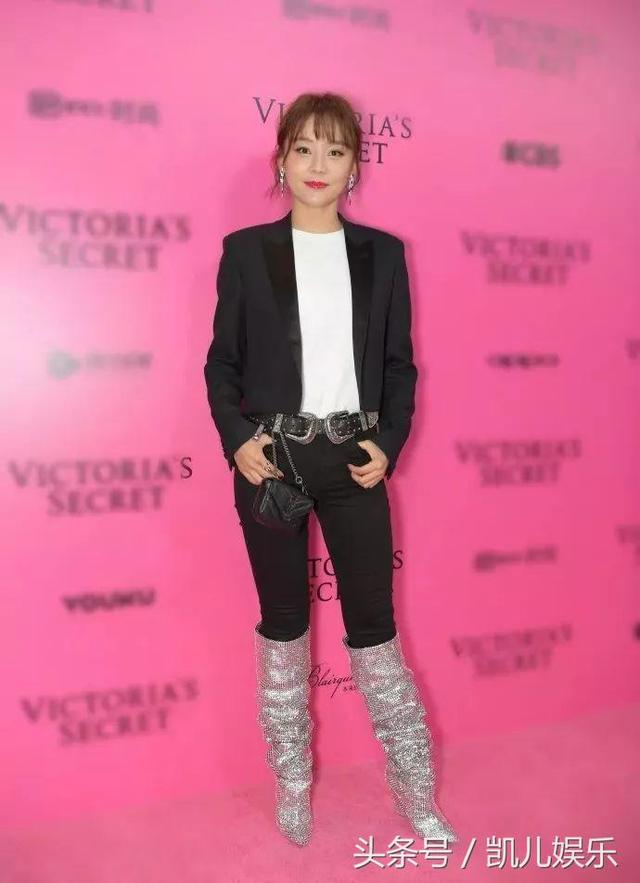 袁姗姗维密秀长筒靴真丑,杜海涛的天价包网友