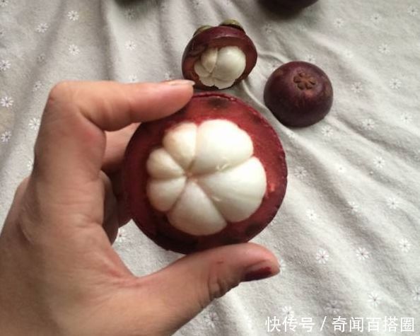 如何简单快速的剥莲子 t01a38cf6cce1483c3d.jpg