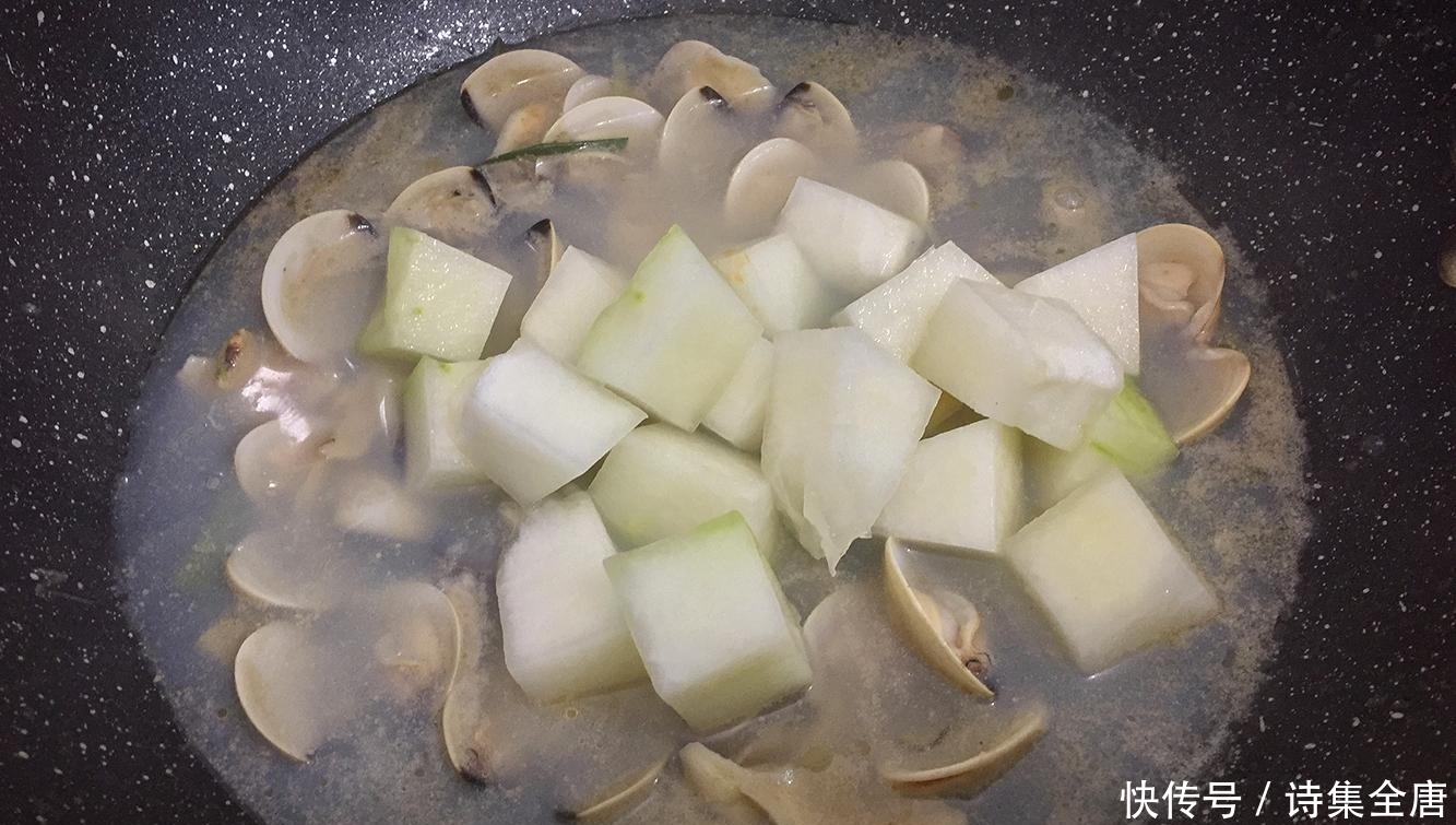 冬天内热外寒,喝蛤蜊汤最好,每周喝三次,清热利