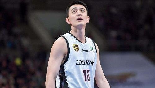 官宣!辽宁队魂杨鸣今日正式退役,CBA第一帅哥