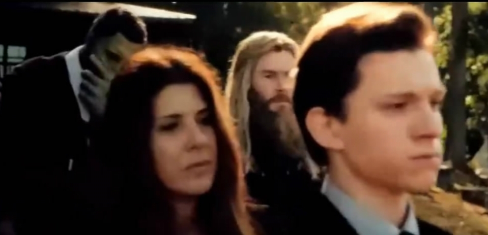 复联四:钢铁侠葬礼现身新面孔,第二代钢铁侠人