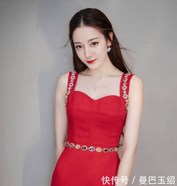 何炅为迪丽热巴 怼 热搜, 点名环节发挥失常, 不