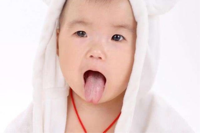 宝宝的舌头出现这三种异常,多半是生病的信号