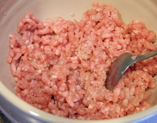 原来这个菜还能包饺子,女人吃了皮肤细腻紧致