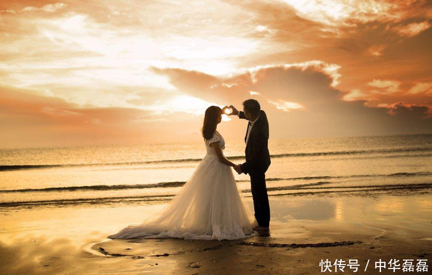婚后第3天老婆突然剃了光头！我怒扇其耳光，她挽起衣角，我泪奔