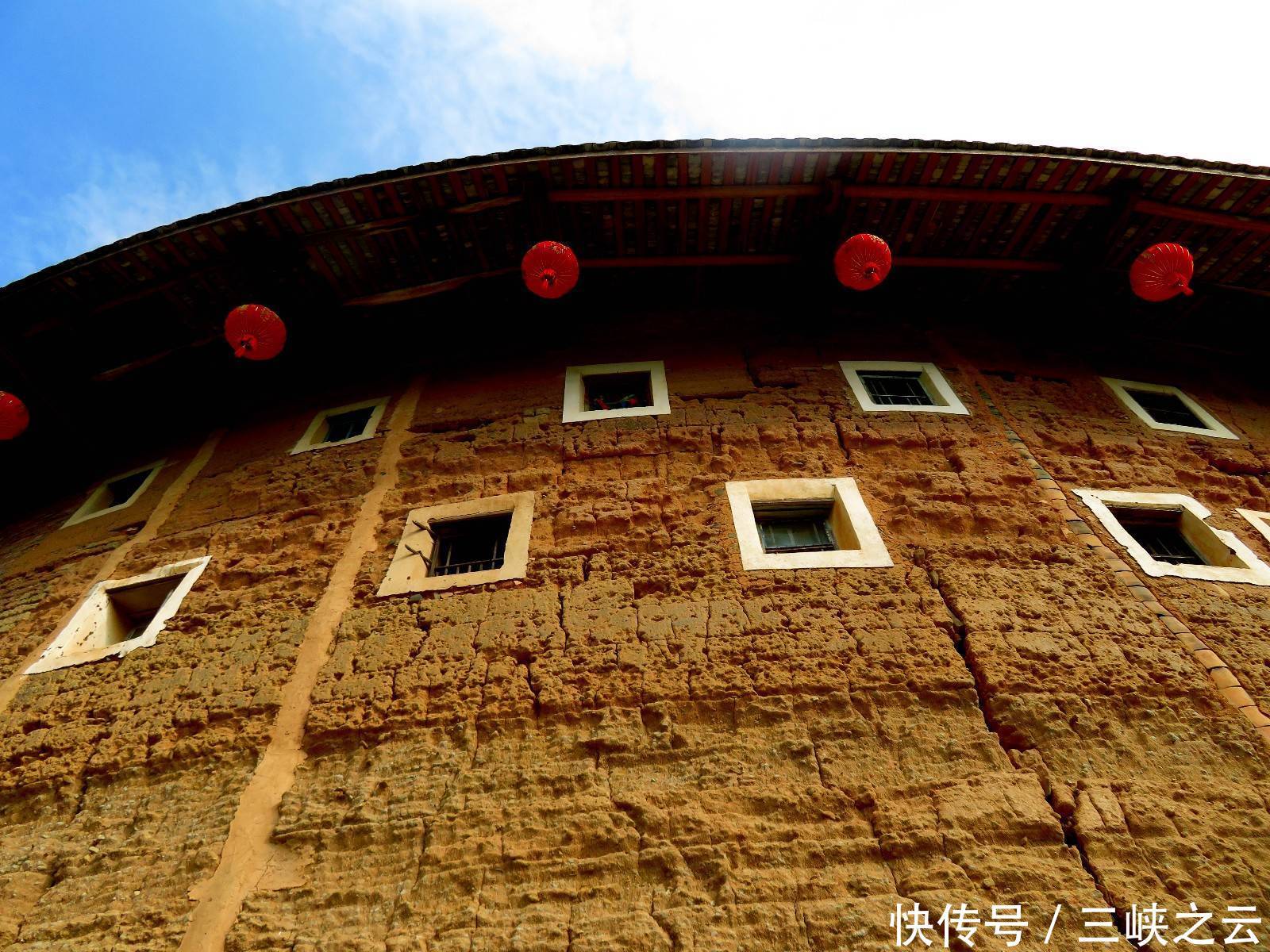 中国古建筑的一朵奇葩，福建永定土楼，神奇的山区民居冬暖夏凉