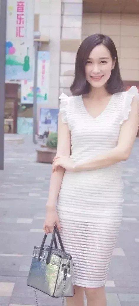 正脸照出炉！七夕刚过去没多久，王宝强就恋爱了？