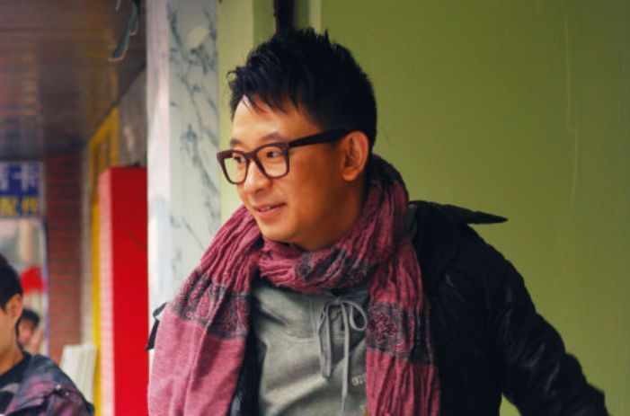 黄海波凌晨发文评价电影《西虹市首富》,网友