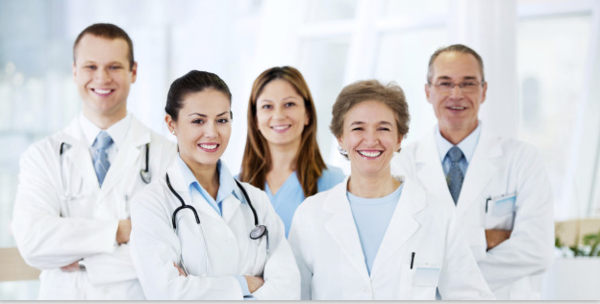 自体脂肪填充额头后眼睛肿,上眼皮眼袋都很肿