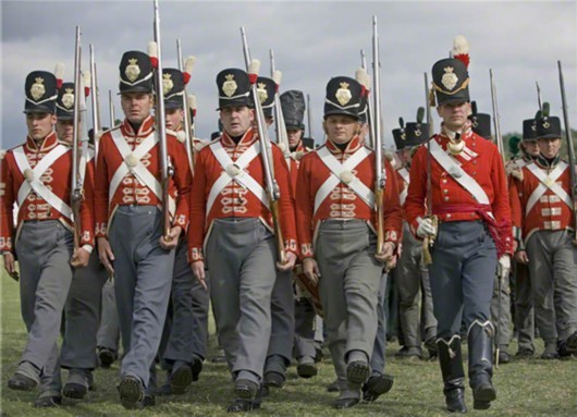 在议会与国王对抗的英国内战期间,某些团被称为"白衣军"或"蓝衣军"