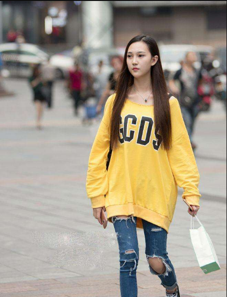 紧身裤更具典雅韵味,穿起来挺括有型,很适合夏