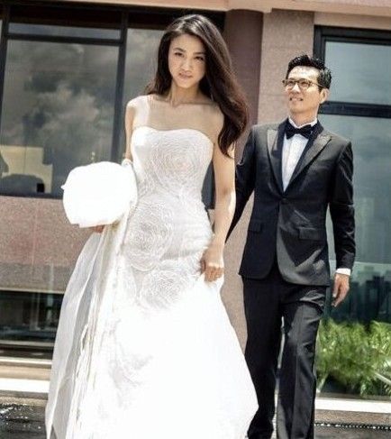 汤唯首晒老公和孩子合影，网友惊呼：女神都有孩子了？