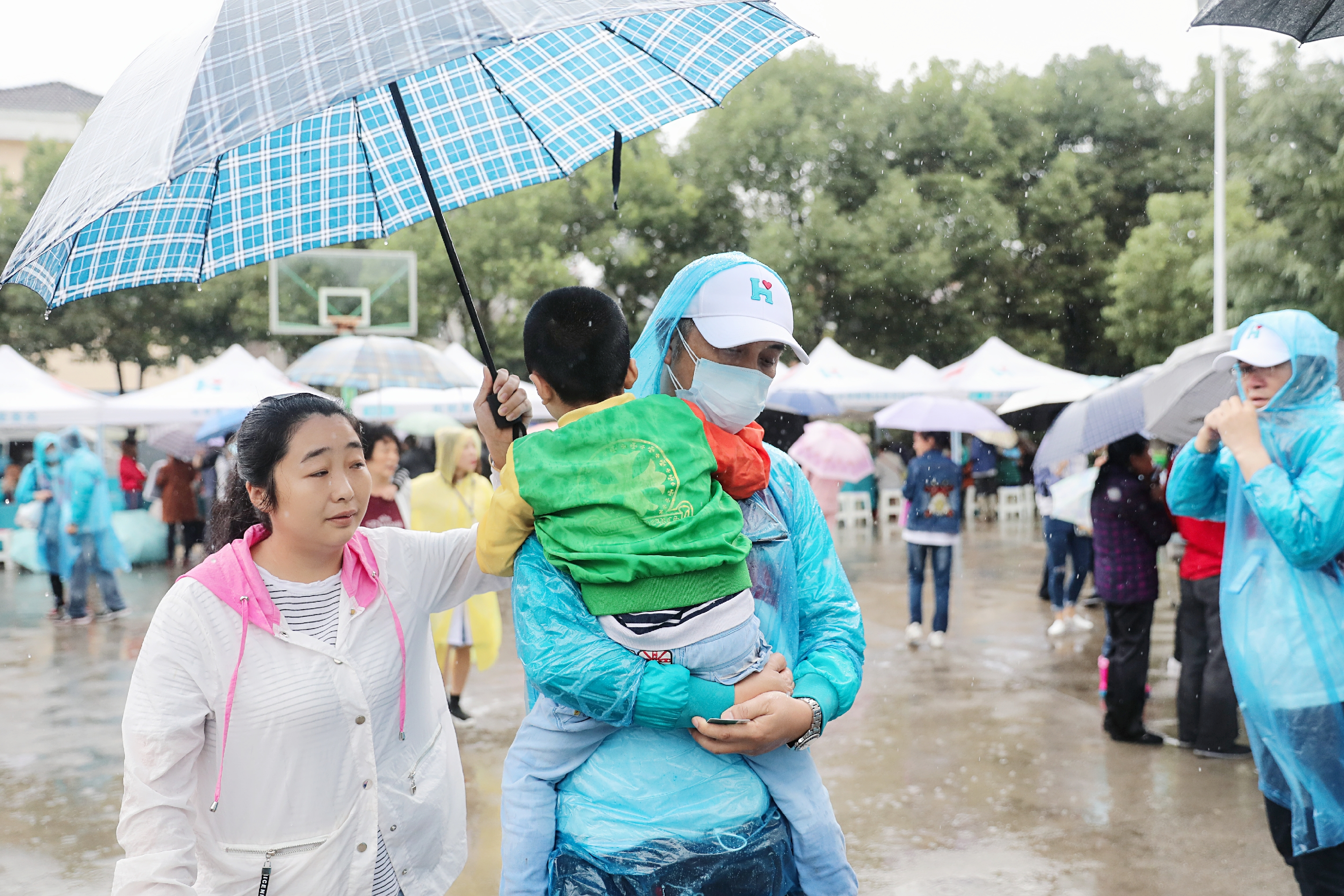 吉杰助阵韩红爱心援陕行动 心系公益身体力行