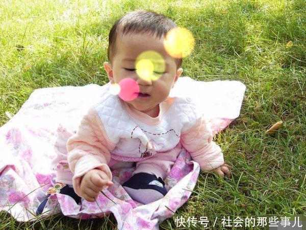 孩子高烧不退,婆婆说了句话,让无知妈妈送孩子