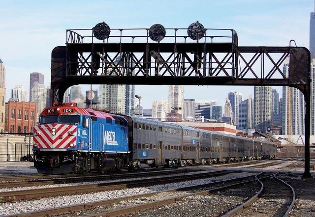 如果美国真的富裕,为何它没有像中国那样发达