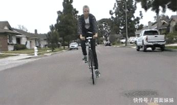 搞笑gif:妹子,你能过来一下吗?