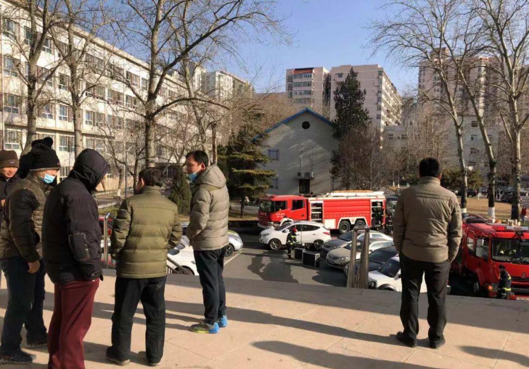 北京交通大学一实验室爆炸起火,目前已经扑灭