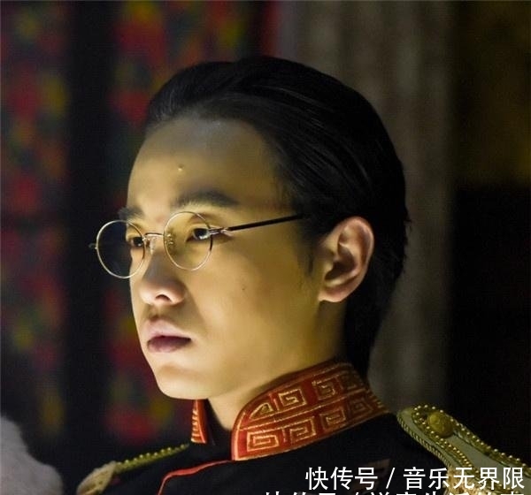 的诞生走红的演员现状周一围陷争议,彭昱畅入