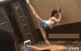 搞笑GIF:虐死单身狗,吃个面条要不要这么刺激