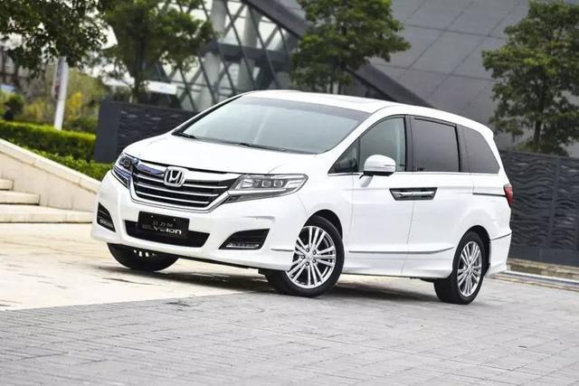���϶���7��SUV�ˣ���̥����ʵ������ôѡ