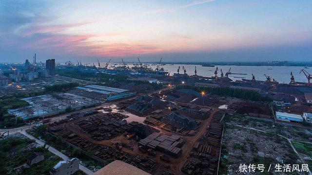 江苏这两个“小县城”发达了,GDP破4000亿,不输地级市!