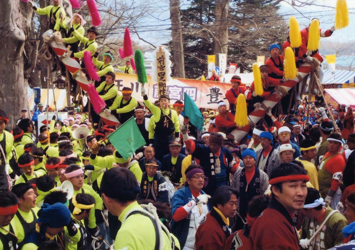 直击日本千年的传统体育庆典 死伤不计其数