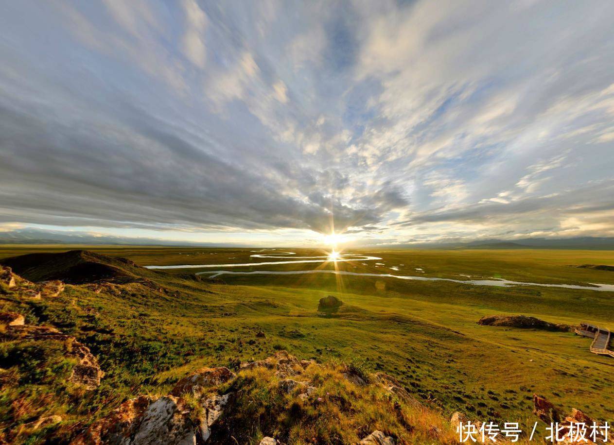 面积最大的地级行政区,相当于四省面积之和的巴音郭楞蒙古自治州