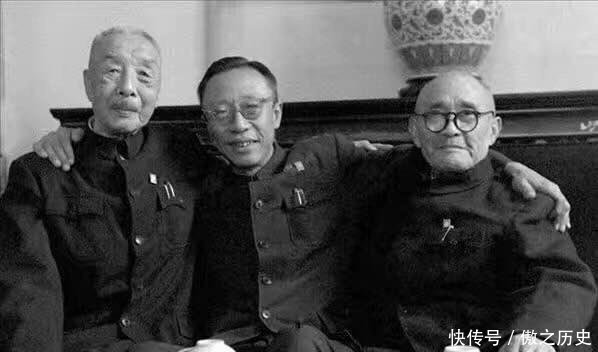 溥仪晚年再游故宫,对一个花瓶说了一句话,旁边