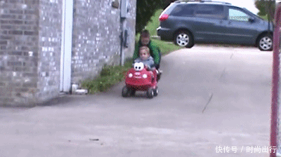 搞笑GIF:看到这眼睛的表情我想找个图片了表情孩子辣图片包对象图片