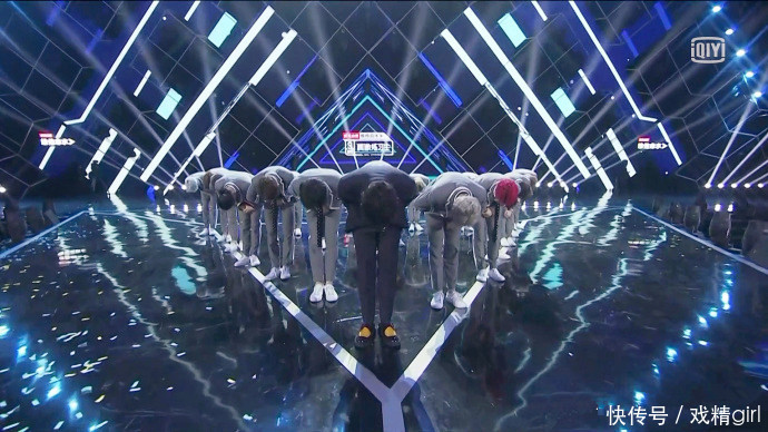 《偶像练习生》决赛张艺兴鞋子抢镜!突然忘词