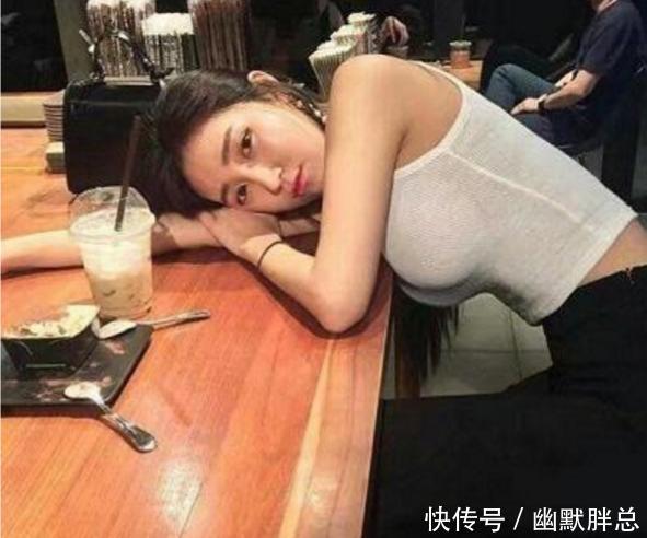 美女，人家不是向你表白的，是向你身后的美女啊！